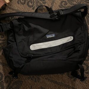 Patagonia Critical Mass Black Messenger Bag